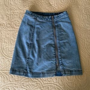 💙💙FREE PEOPLE denim mini skirt